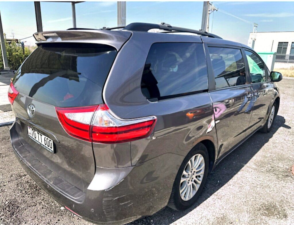 Toyota Sienna 7 мест 2015-2017 или аналог в Ереване, Армения