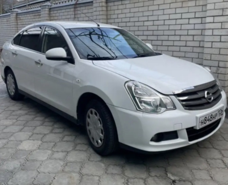 Nissan Almera автомат 2016-2018 год или аналог в КМВ