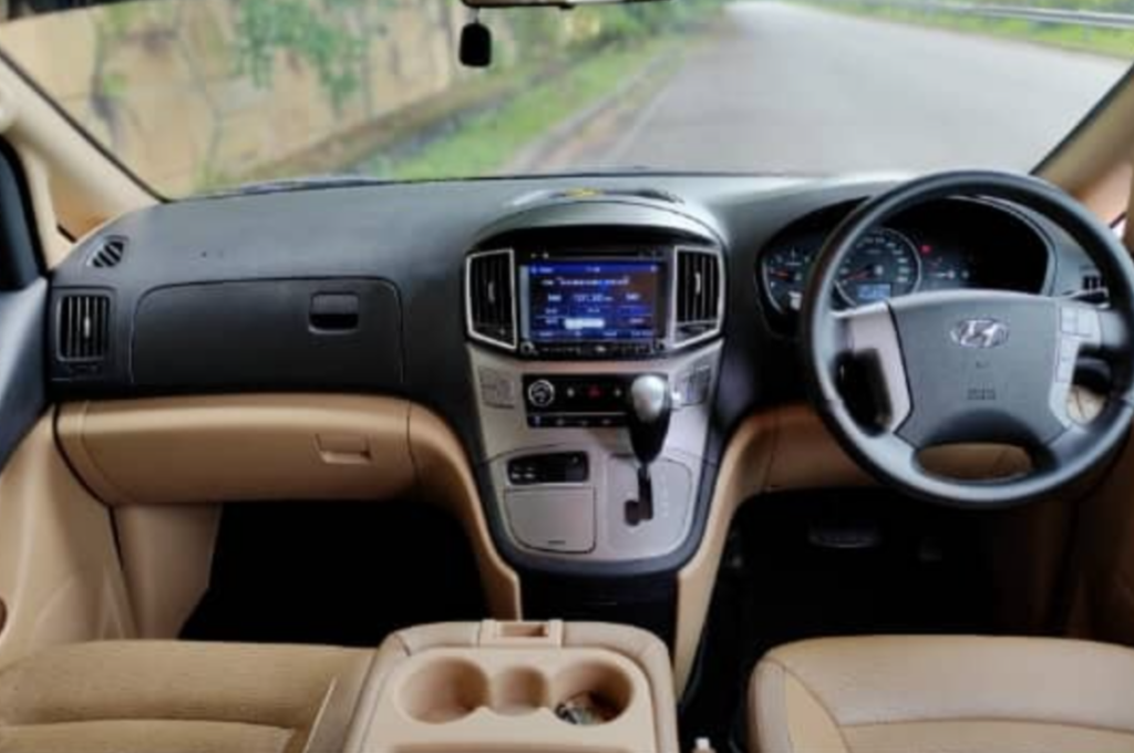 Hyundai Starex 2.5 (A) Diesel 2020-2022 или аналог в Куала-Лумпуре, Малайзия
