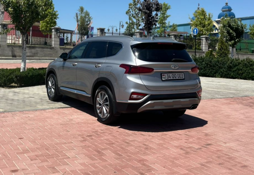 Hyundai Santa Fe 2021-2023 или аналог в Ереване, Армения