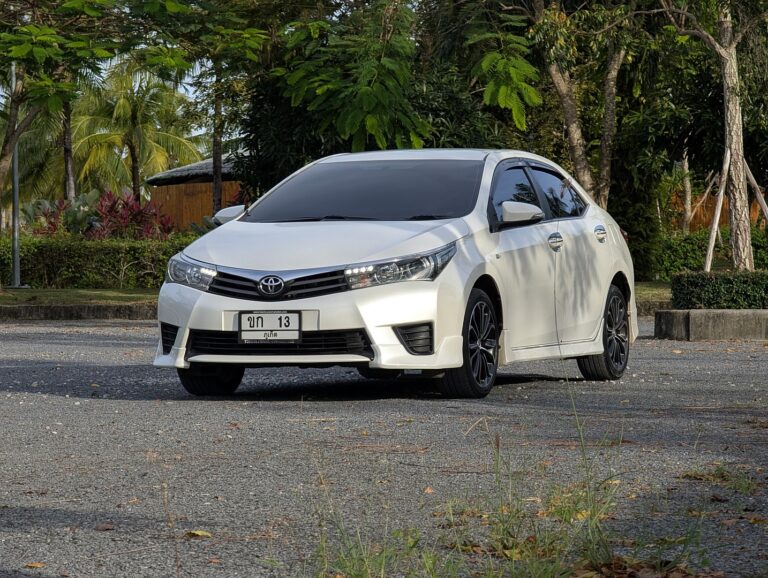 Toyota Corolla Altis 1.8 автомат 2014 или аналог на Пхукете, Таиланд