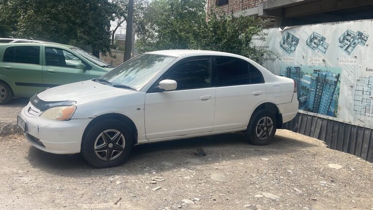 Honda Civic 2002-2004 или аналог в Бишкеке, Кыргызстан