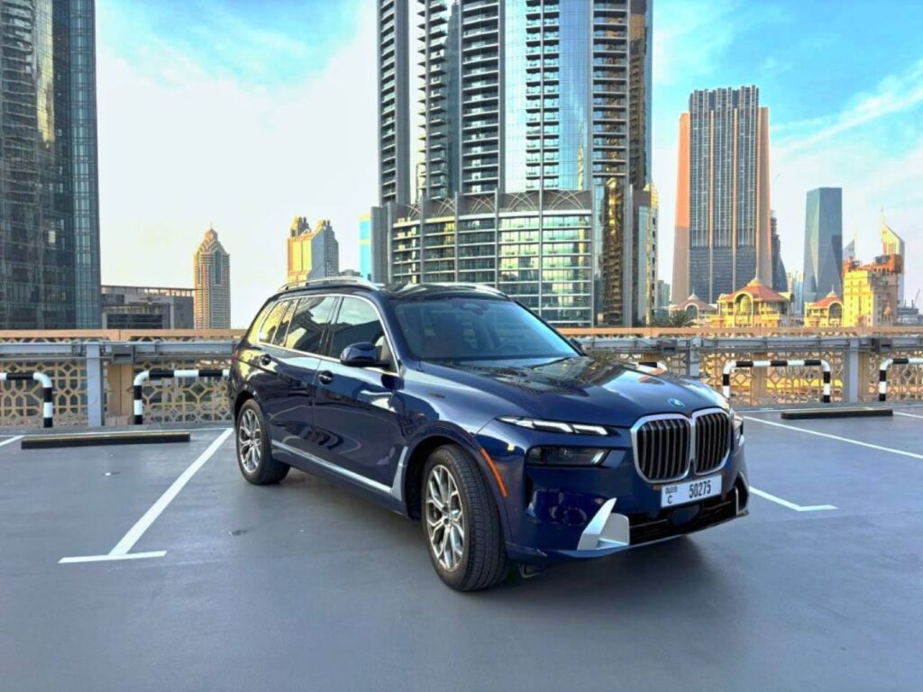 BMW X7 2024 blue или аналог в Дубаи, ОАЭ