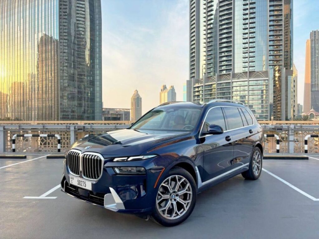 BMW X7 2024 blue или аналог в Дубаи, ОАЭ