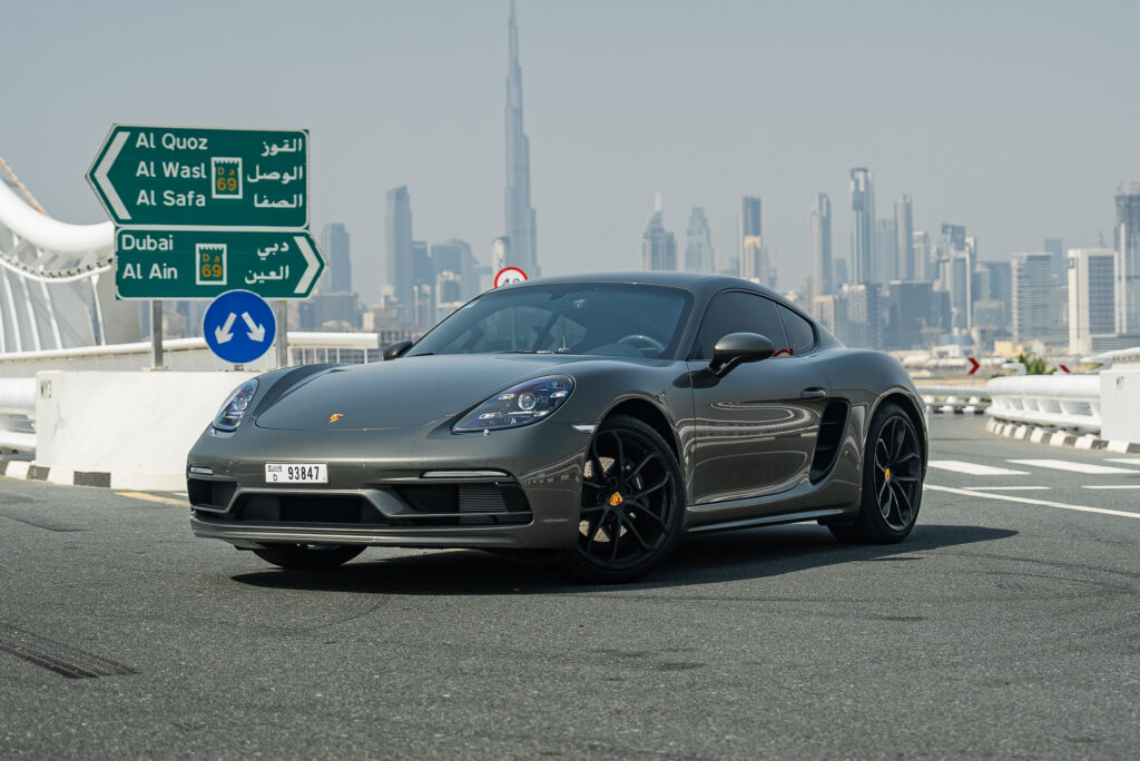 Porsche Cayman 2022-2023 или аналог в Дубаи, ОАЭ