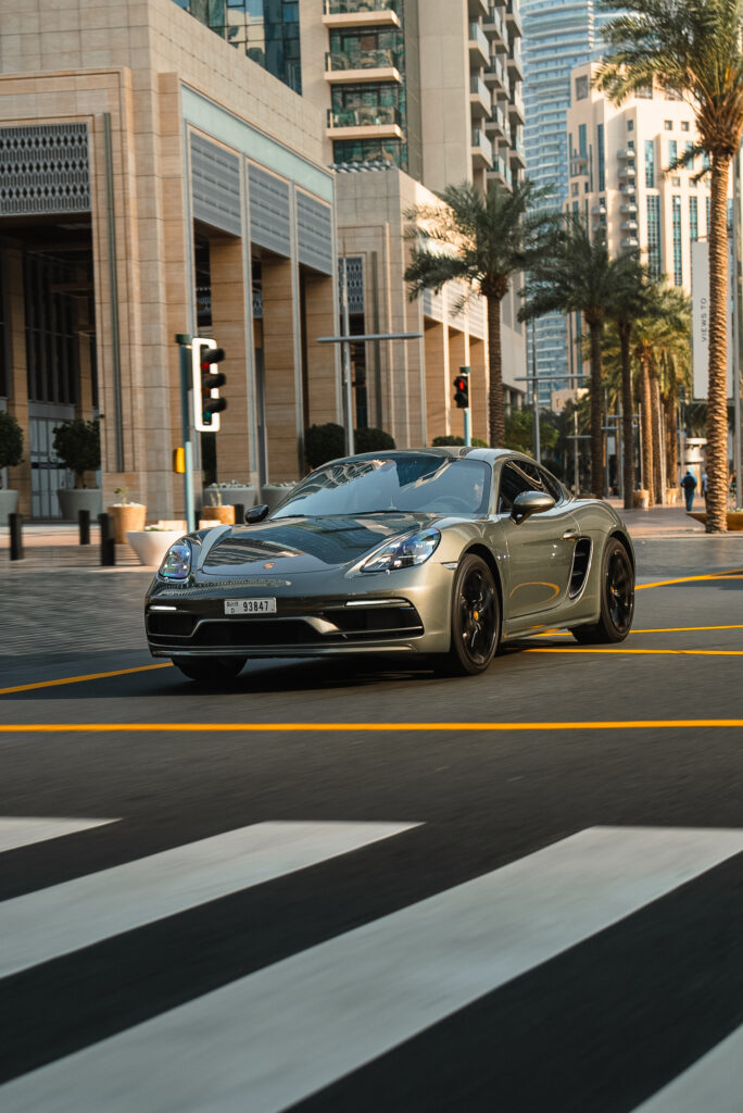 Porsche Cayman 2022-2023 или аналог в Дубаи, ОАЭ