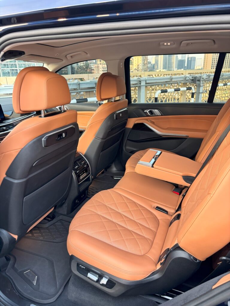 BMW X7 2024 blue или аналог в Дубаи, ОАЭ
