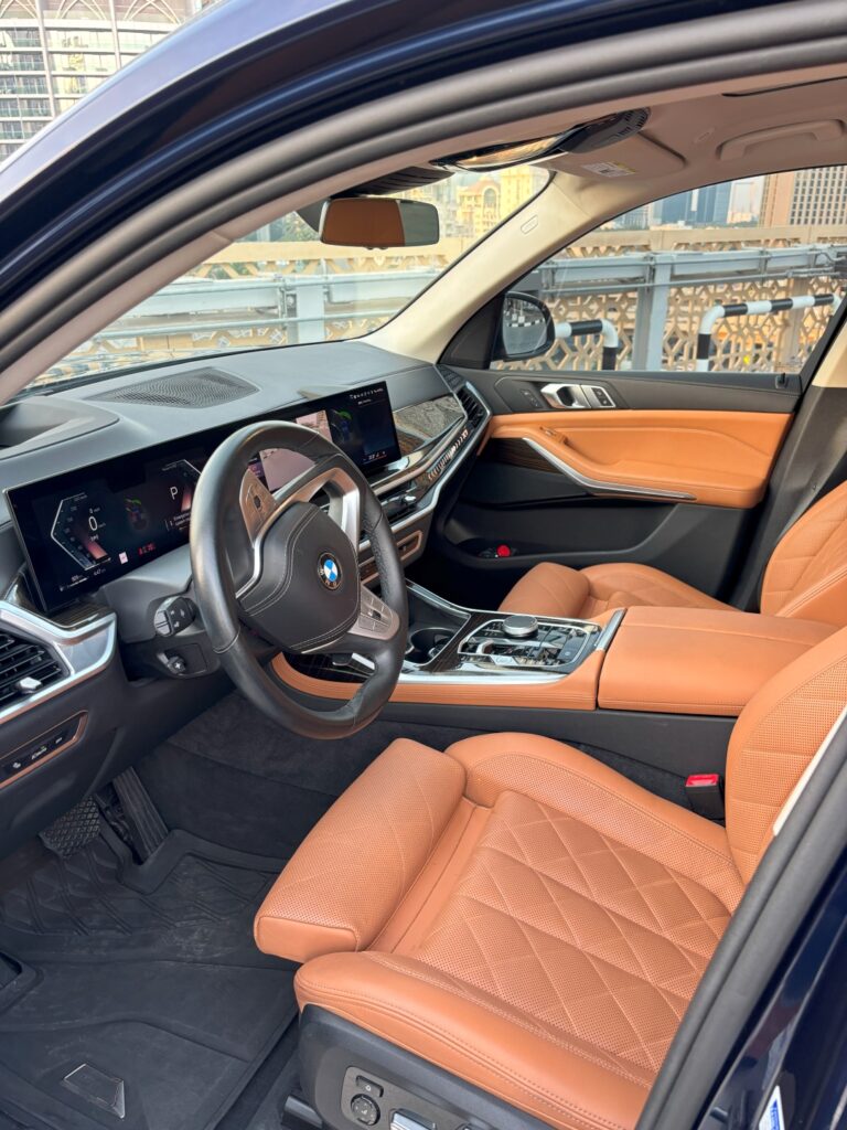 BMW X7 2024 blue или аналог в Дубаи, ОАЭ