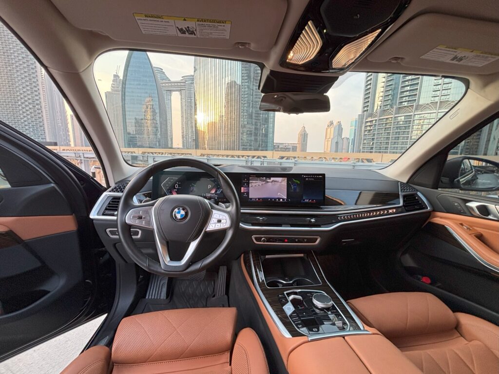 BMW X7 2024 blue или аналог в Дубаи, ОАЭ