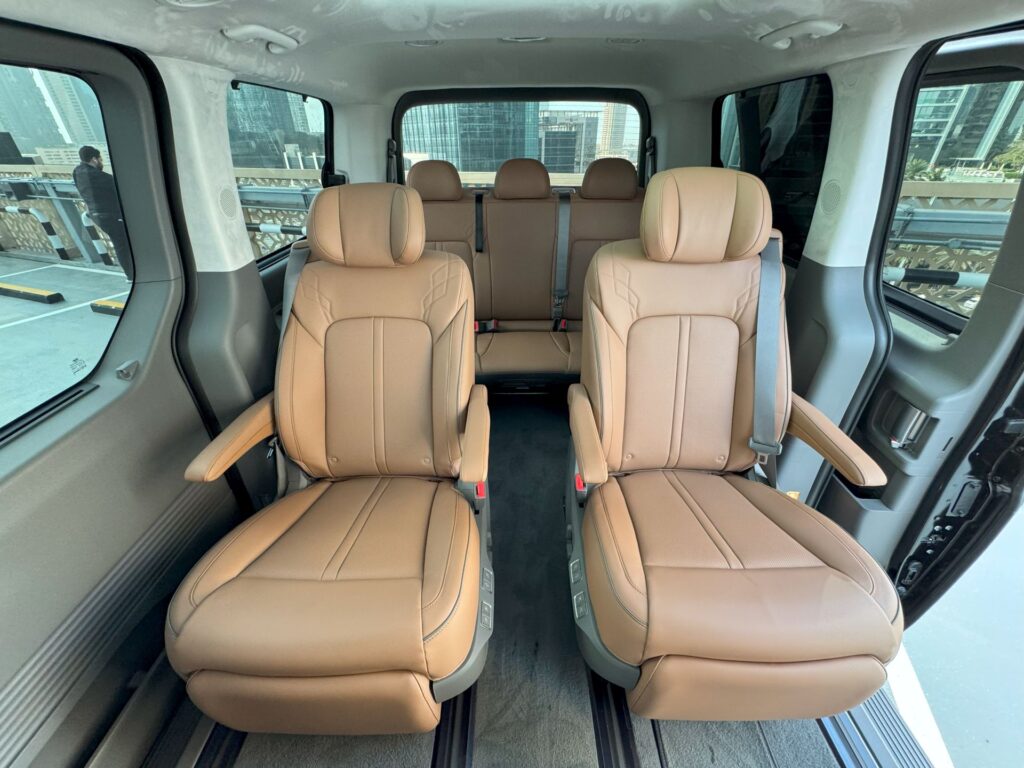 Hyundai Staria 9S 2022-2023 или аналог в Дубаи, ОАЭ