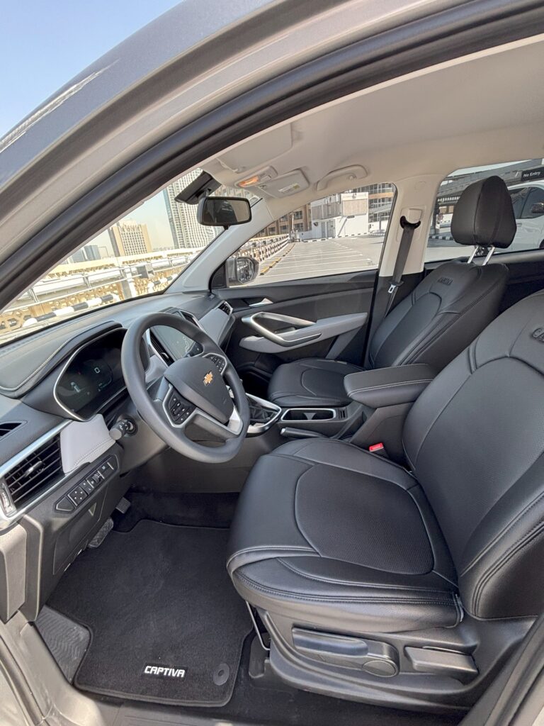 Chevrolet Captiva 7 мест 2022-2024 или аналог в Дубаи, ОАЭ