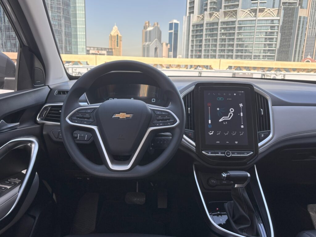 Chevrolet Captiva 7 мест 2022-2024 или аналог в Дубаи, ОАЭ