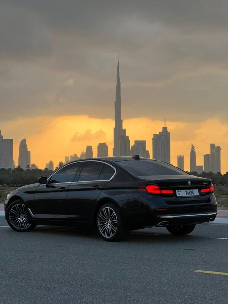 BMW 520i black 2023 или аналог в Дубаи, ОАЭ