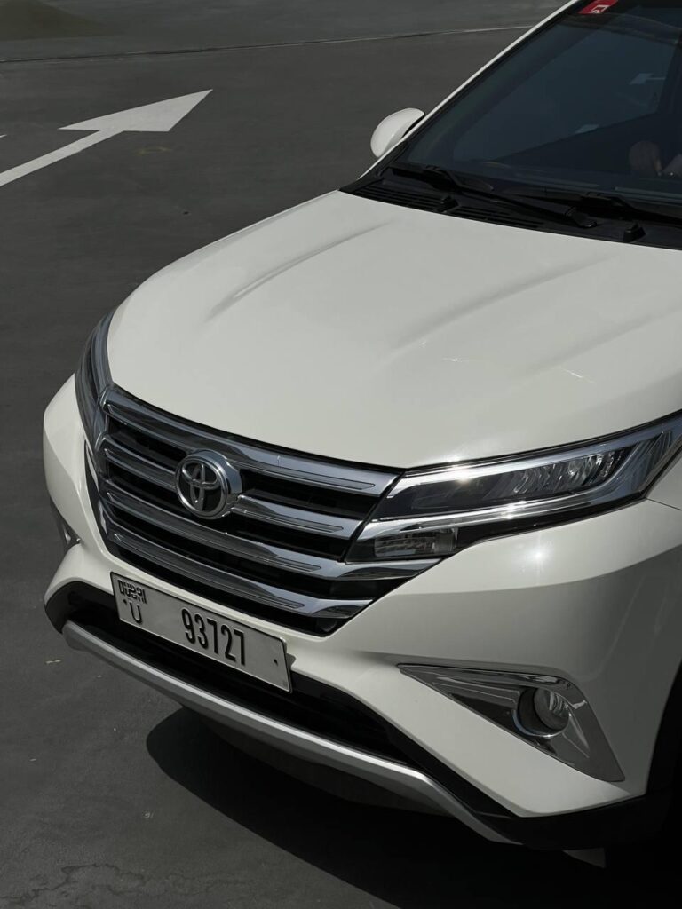 Toyota Rush 2022-2023 или аналог в Дубаи, ОАЭ