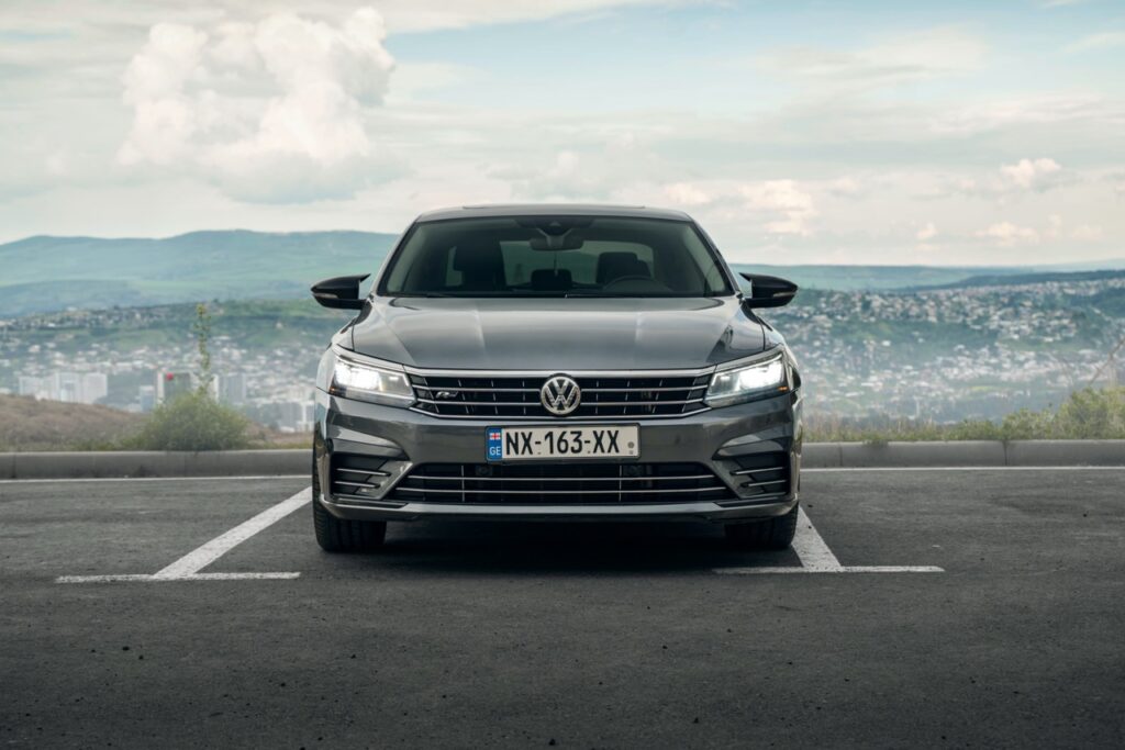 Volkswagen Passat 2019 или аналог в Тбилиси, Грузия
