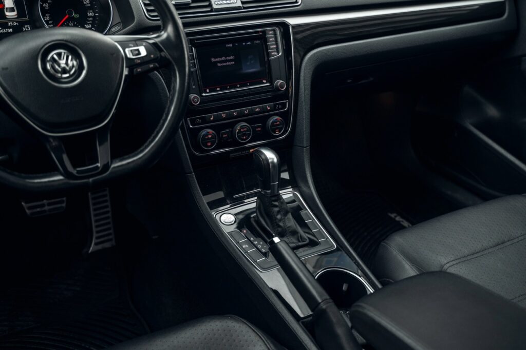 Volkswagen Passat 2019 или аналог в Тбилиси, Грузия