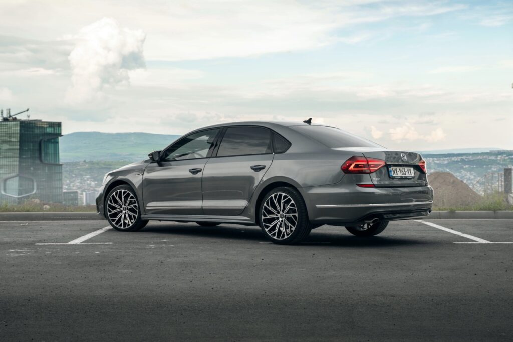 Volkswagen Passat 2019 или аналог в Тбилиси, Грузия