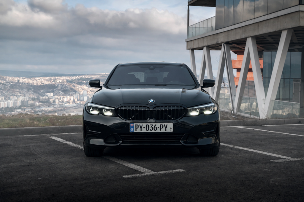 BMW 3 2019 или аналог в Тбилиси, Грузия