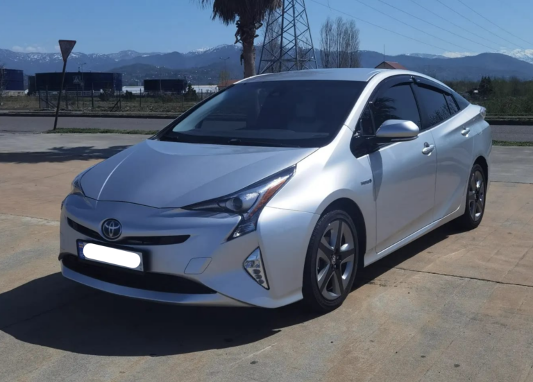 Toyota Prius 2015-2017 или аналог в Батуми, Грузия