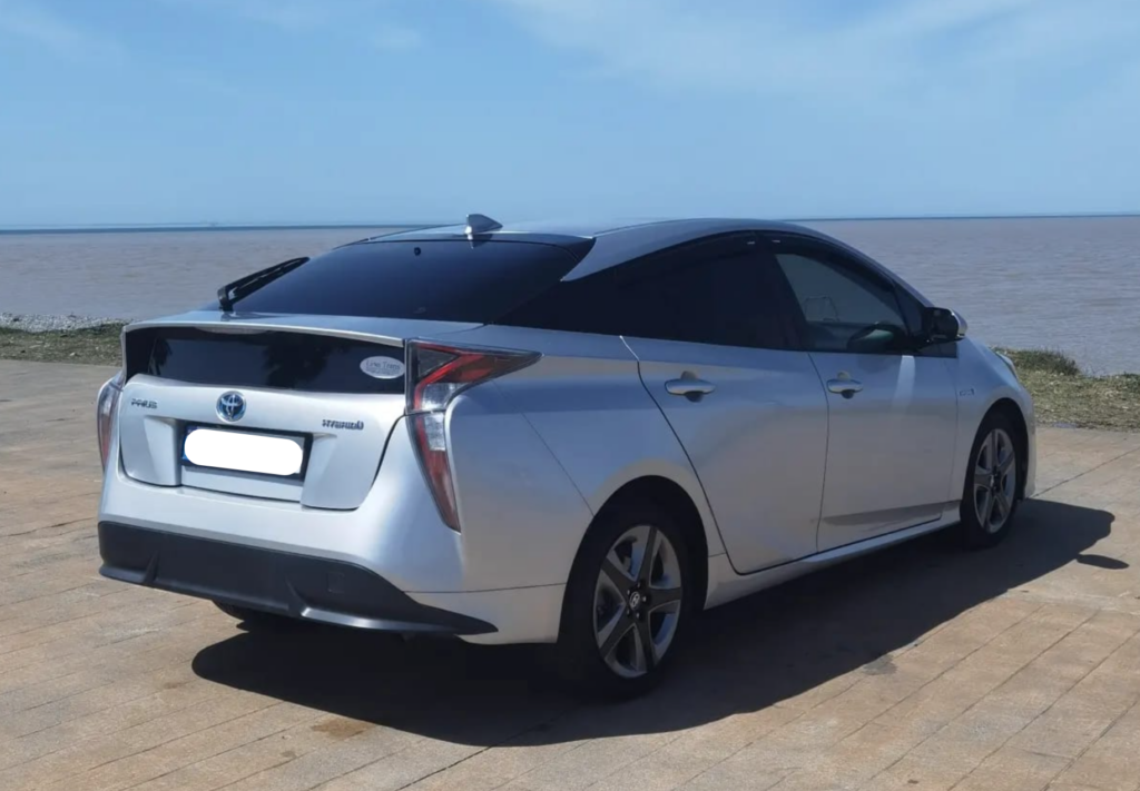 Toyota Prius 2015-2017 или аналог в Батуми, Грузия