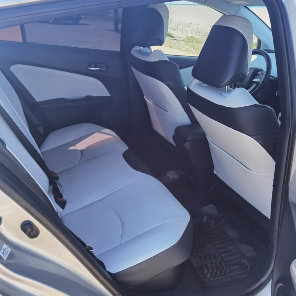 Toyota Prius 2015-2017 или аналог в Батуми, Грузия