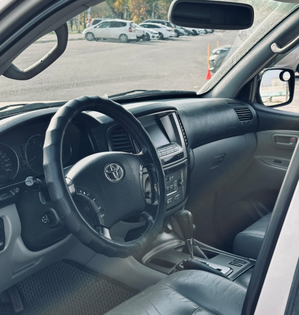 Toyota Land Cruiser 100 AT 2007-2009 или аналог в Бишкеке, Кыргызстан