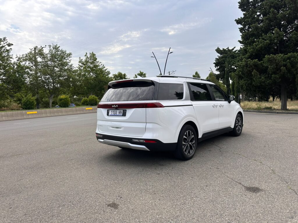 Kia Carnival 9 мест 2020-2024 или аналог в Батуми, Грузия