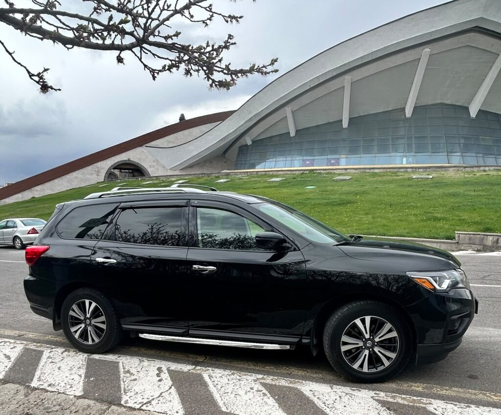 NISSAN PATHFINDER 2019-2021 или аналог в Ереване, Армения
