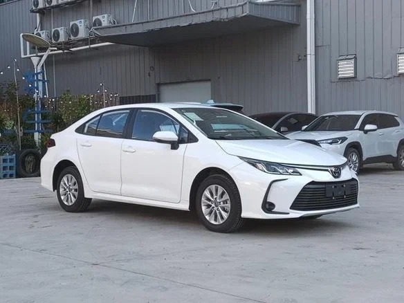 Toyota Corolla автомат 2024-2026 автомат бензин или аналог в Черногории