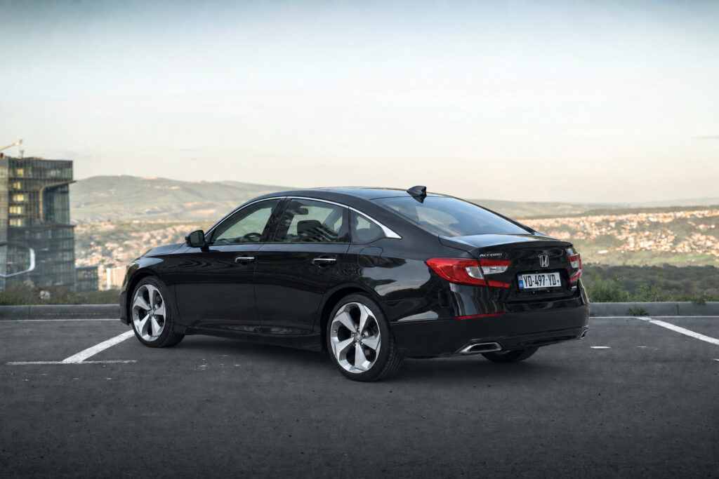 Honda Accord или аналог в Тбилиси, Грузия