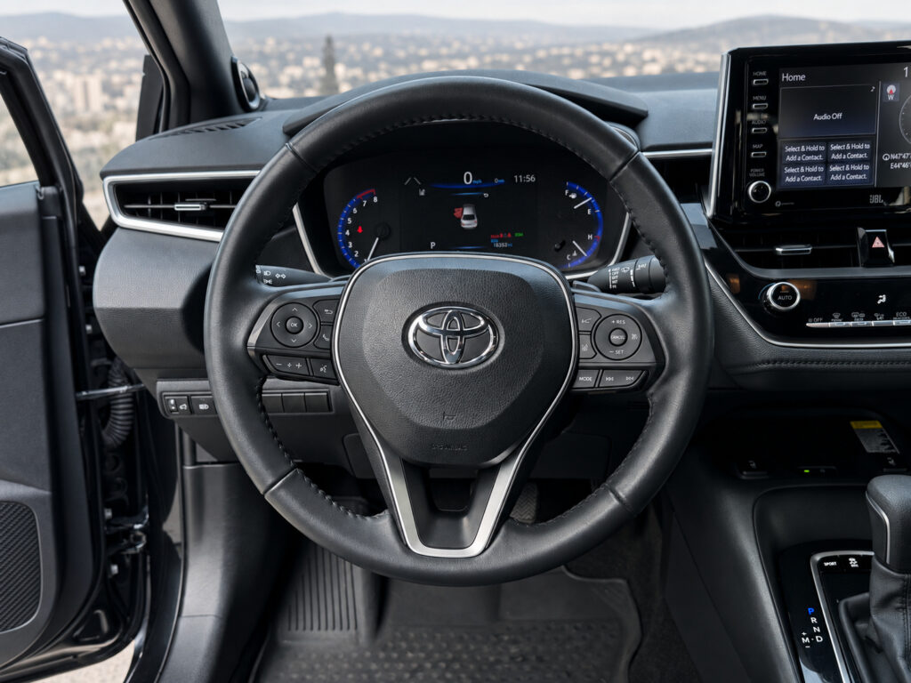 Toyota Corolla автомат или аналог в Тбилиси, Грузия