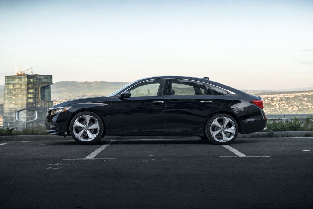 Honda Accord или аналог в Тбилиси, Грузия
