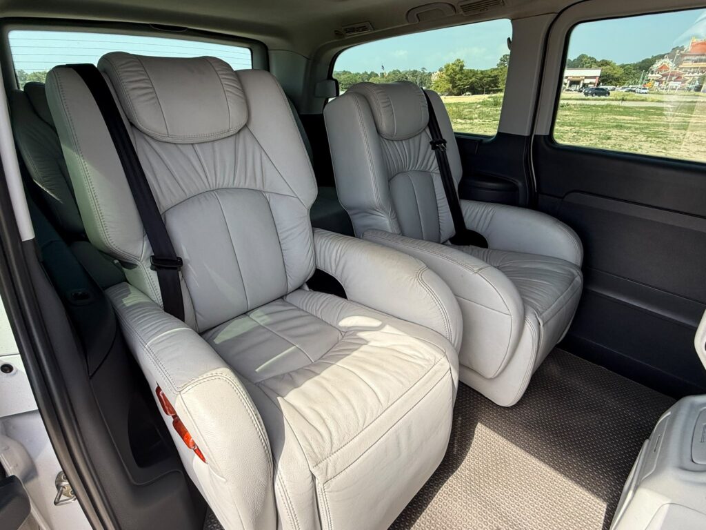 Mercedes Vito дизель 8 мест 2013-2015 или аналог в Паттайе, Таиланд